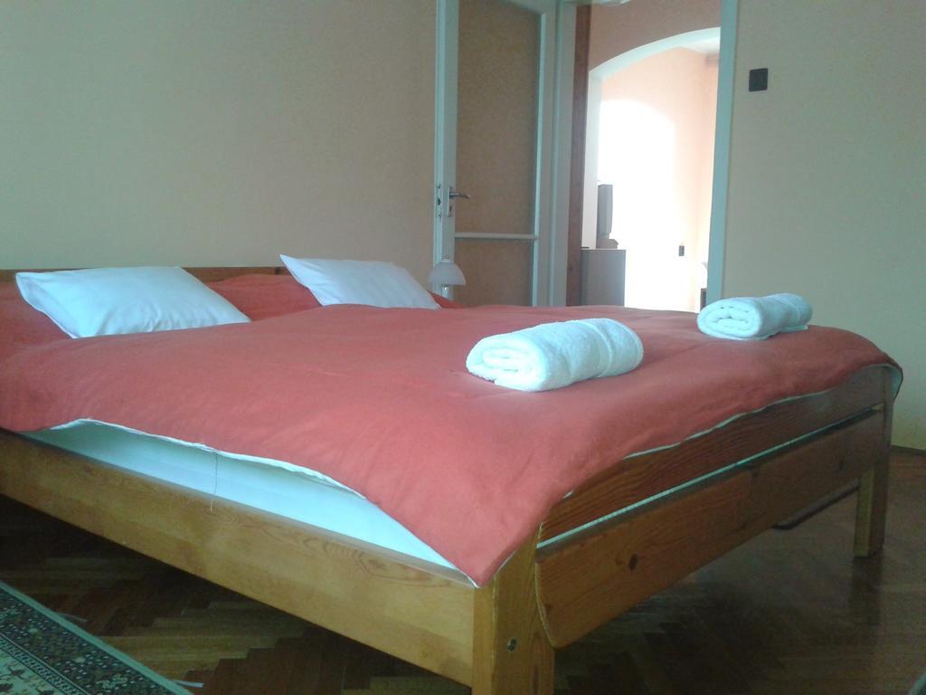 렌티 Bundics Vendeghazak B&B 객실 사진