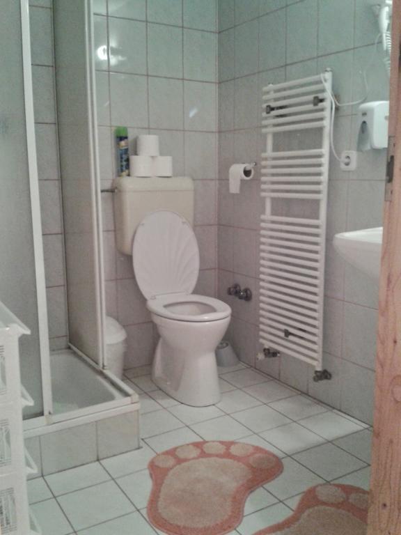 렌티 Bundics Vendeghazak B&B 객실 사진