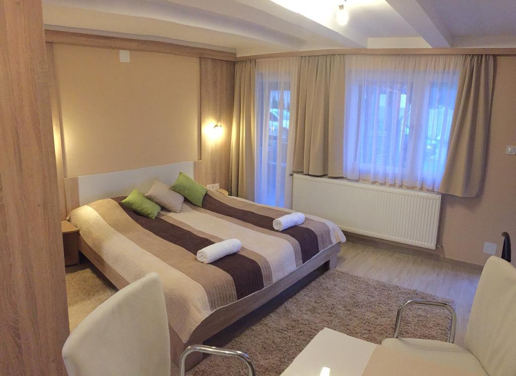 렌티 Bundics Vendeghazak B&B 외부 사진
