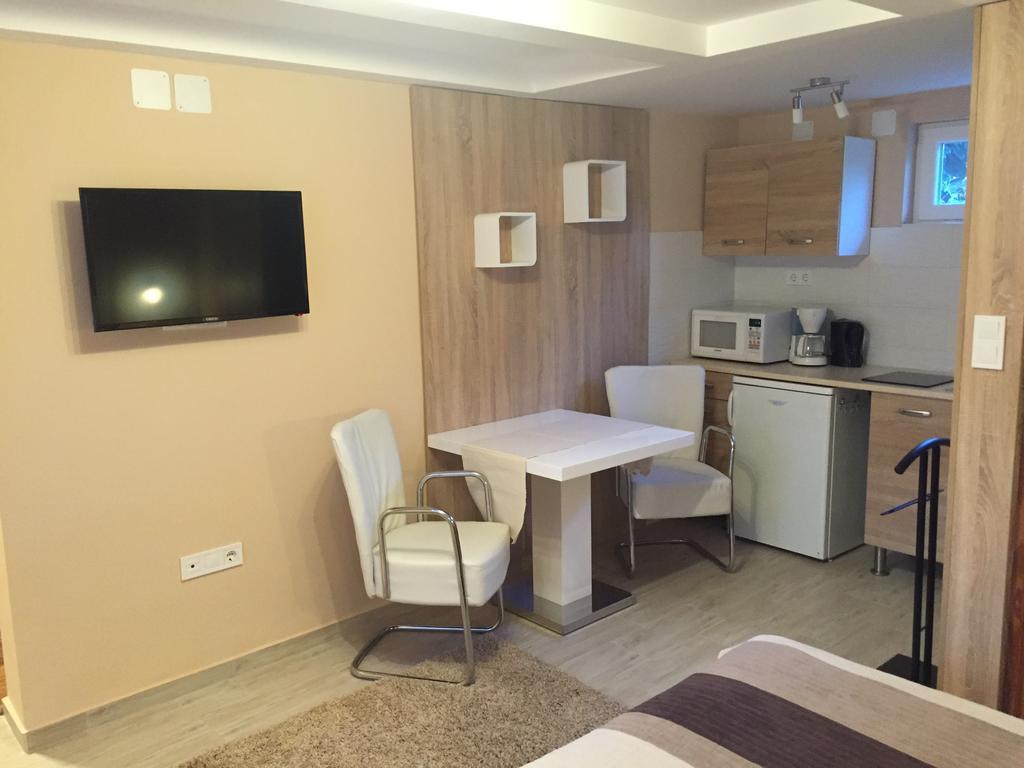 렌티 Bundics Vendeghazak B&B 외부 사진