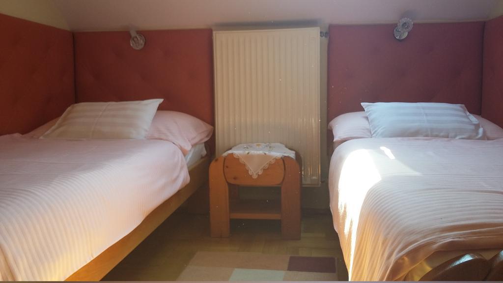 렌티 Bundics Vendeghazak B&B 외부 사진