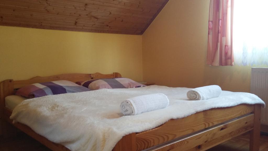 렌티 Bundics Vendeghazak B&B 외부 사진