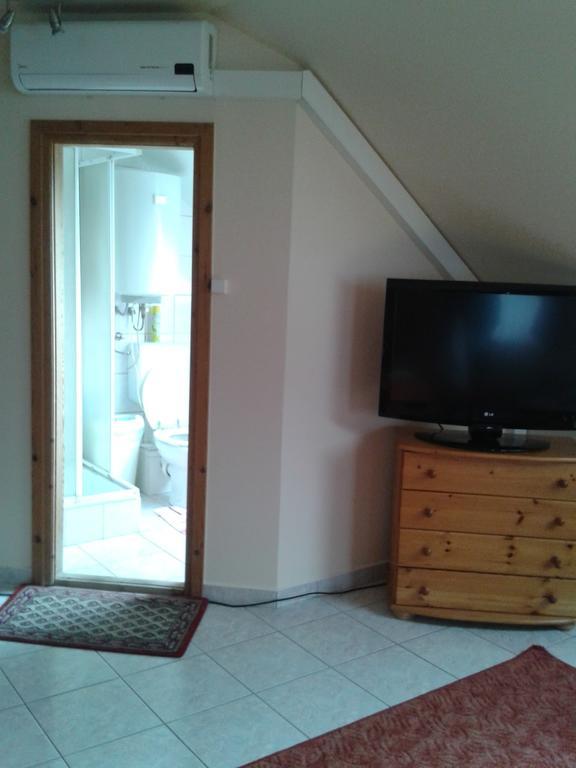 렌티 Bundics Vendeghazak B&B 객실 사진