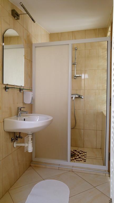 렌티 Bundics Vendeghazak B&B 외부 사진